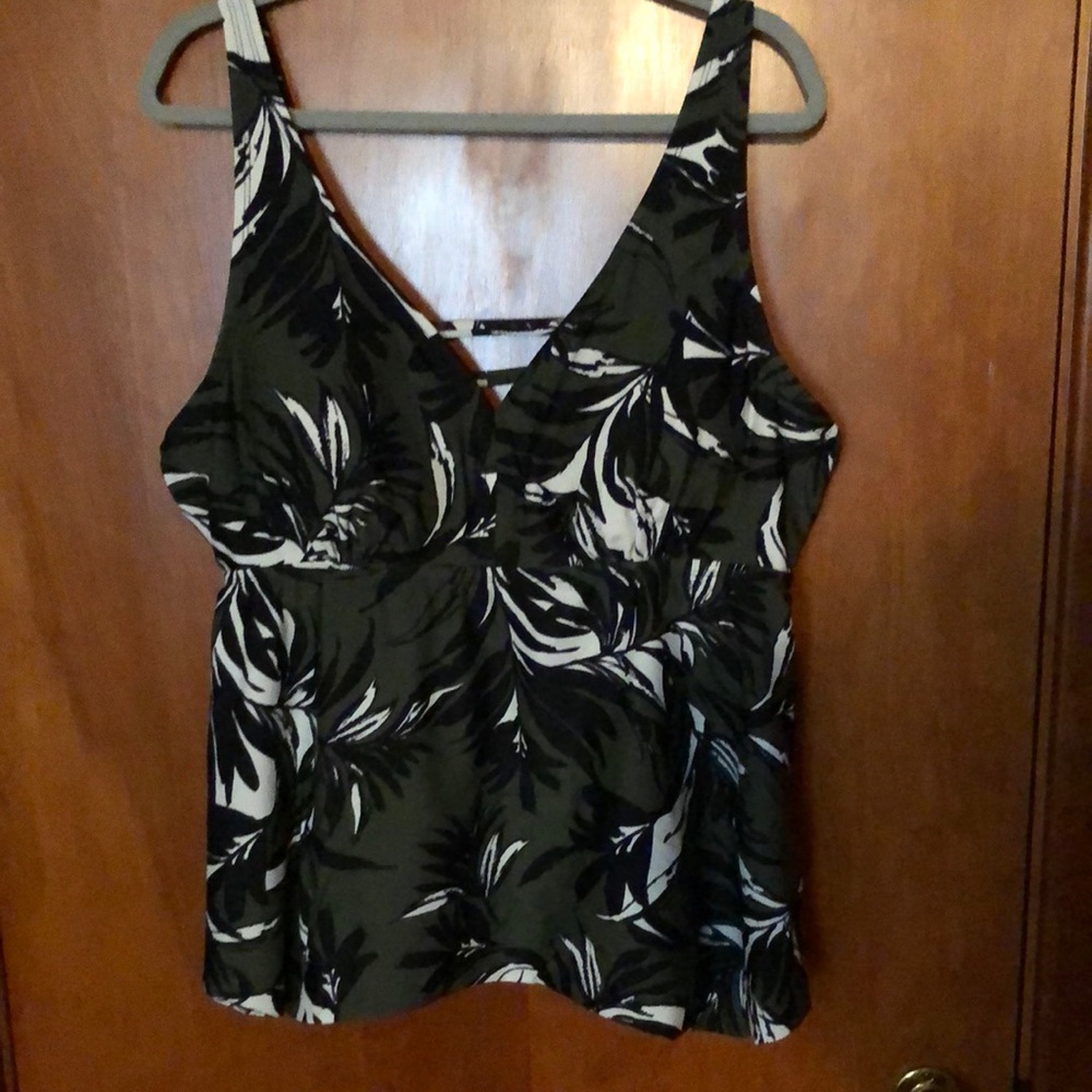 Green and Black Tankini Top 22W